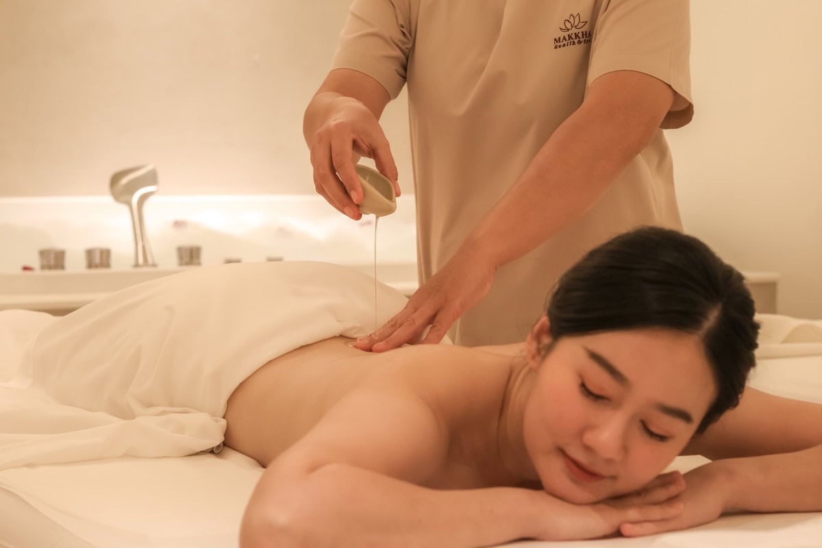 Relaxing Thai massage therapy at Makkha Spa in Chiang Mai, providing ultimate relaxation and rejuvenation for a perfect wellness experience.