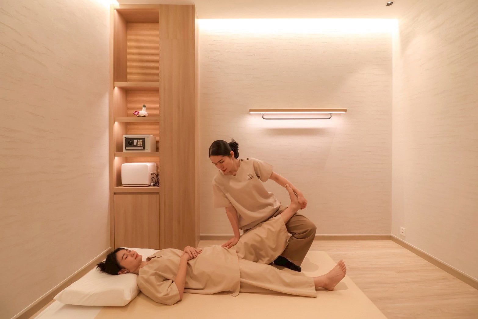 Relaxing massage therapy session at Makkha Spa in Chiang Mai, offering the best spa experience with professional therapists and soothing ambiance.