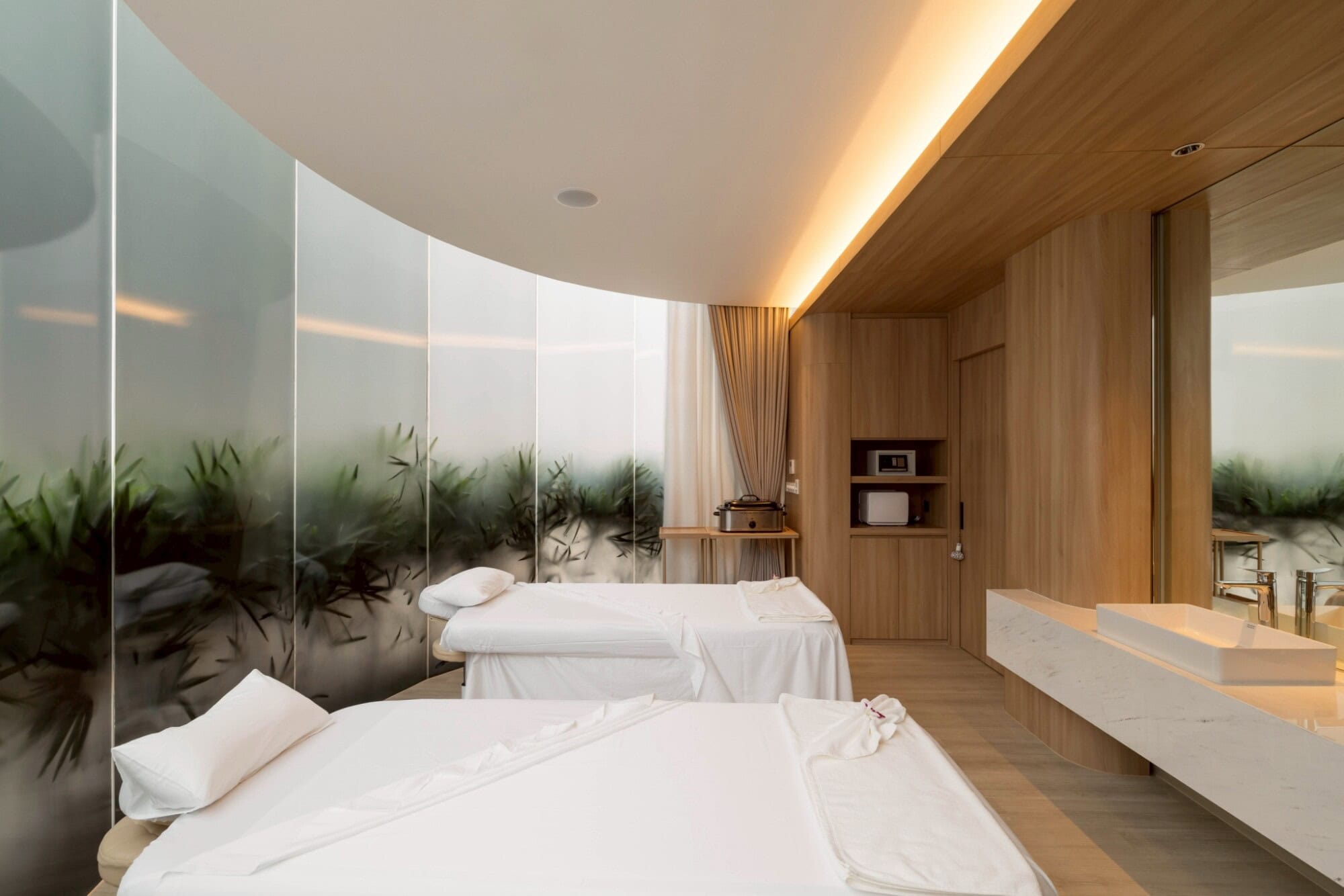 makkha heritage asok mirror room
