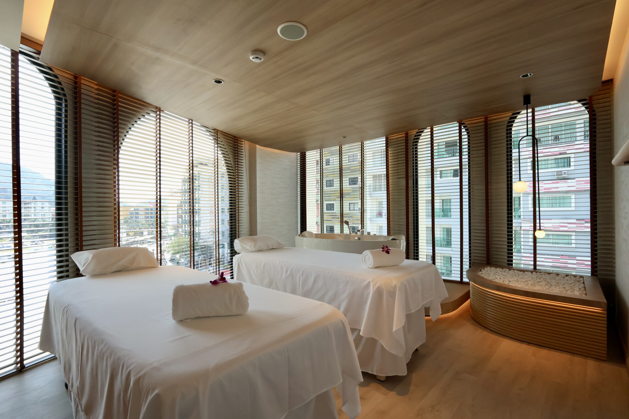 makkha spa arches patong phuket