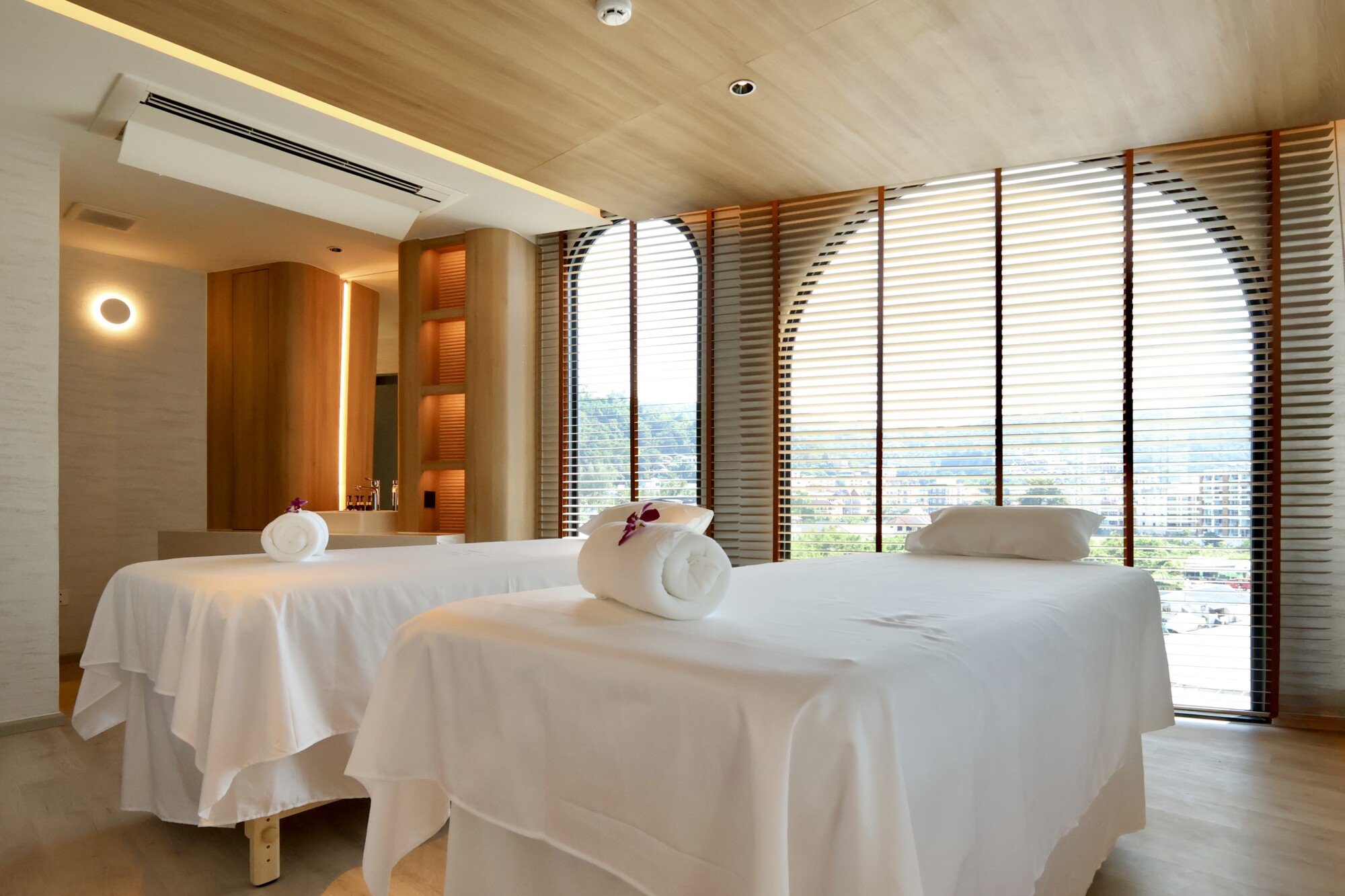 makkha spa arches patong 3rd street phuket massage room
